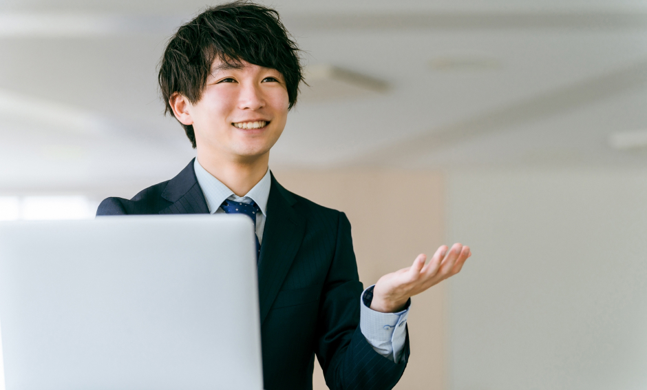 画像：先輩男性社員